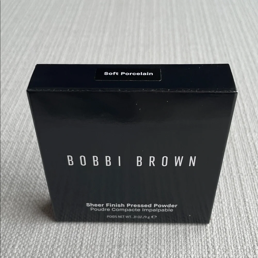 Bobbi Brown Sheer Finish Powder - soft porcelain